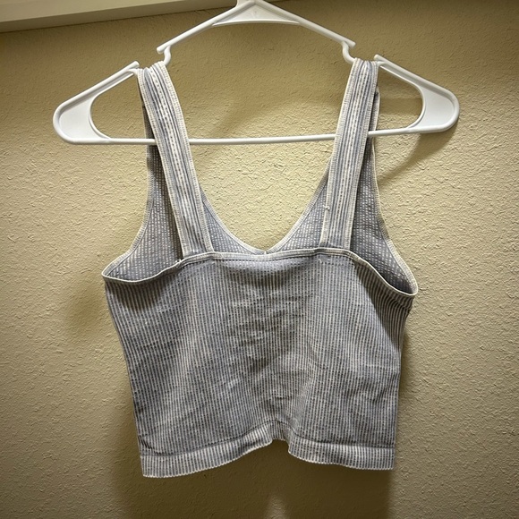 Gray Sleeveless Crop Tank Top - Picture 2 of 2